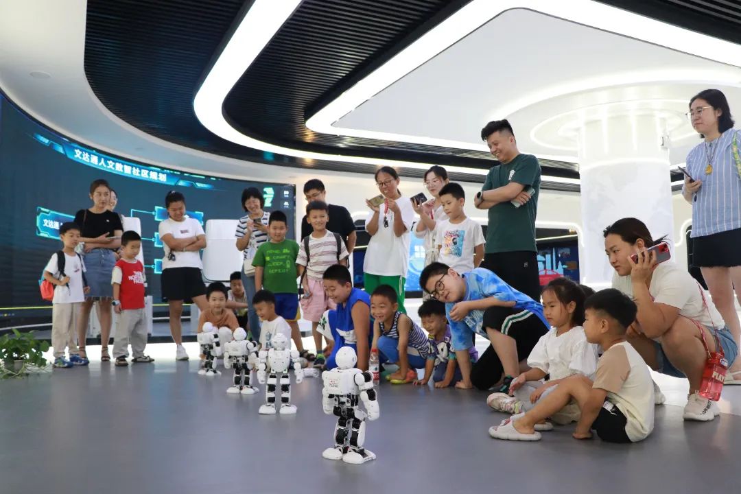 知無央，愛無疆丨科普研學(xué)，走進(jìn)文達(dá)通股份數(shù)字城市展館